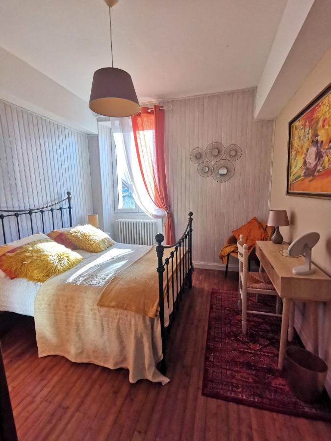 'Quelle Belle Vue' Chambre D'Hote Confolens Dış mekan fotoğraf