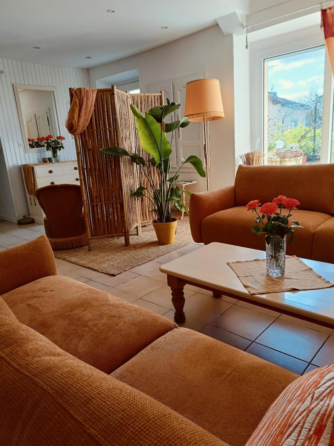 'Quelle Belle Vue' Chambre D'Hote Confolens Dış mekan fotoğraf